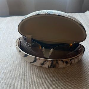 Jessica Simpson 100% UV Brand new, never worn. Stylish sunglasses for any season